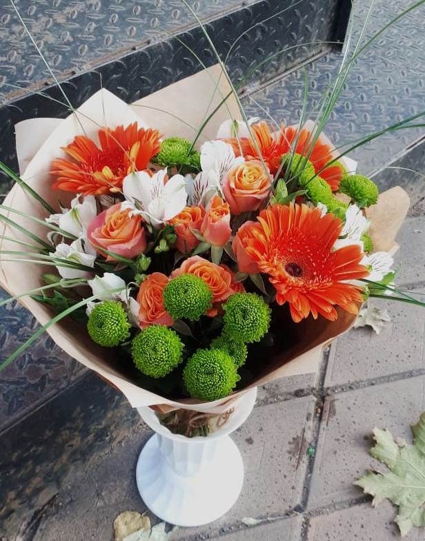 Букет цветов из: Герберы, Хризантемы, Альстромерии и Розы в Вадинске