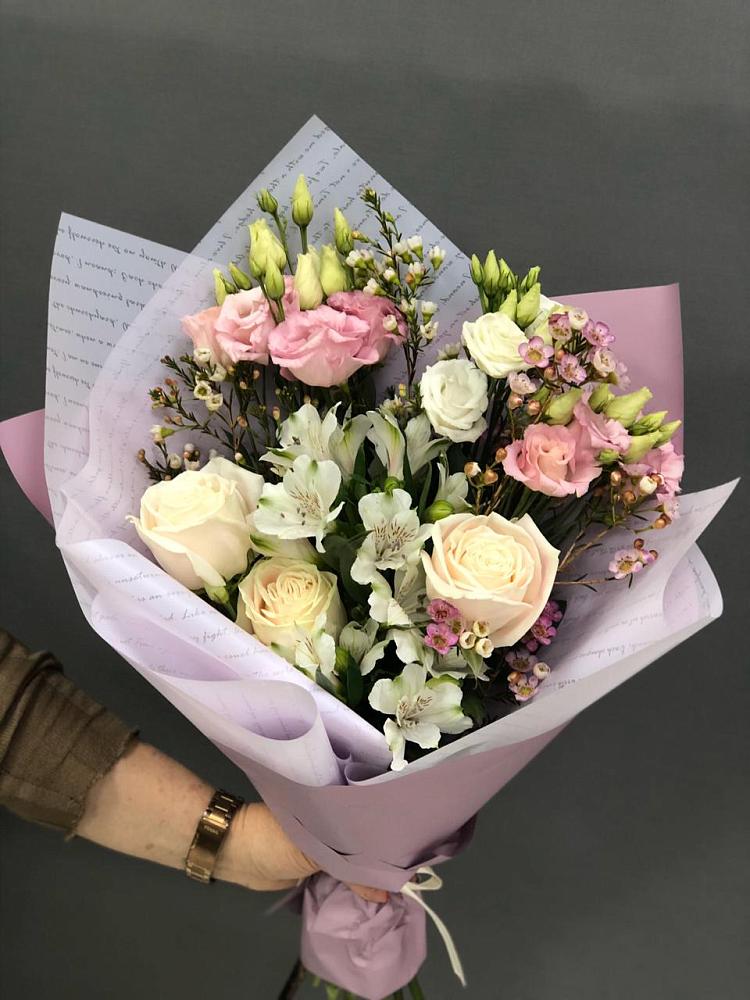 Букет цветов из: Альстромерии, Розы и Лизиантусы в Вадинске