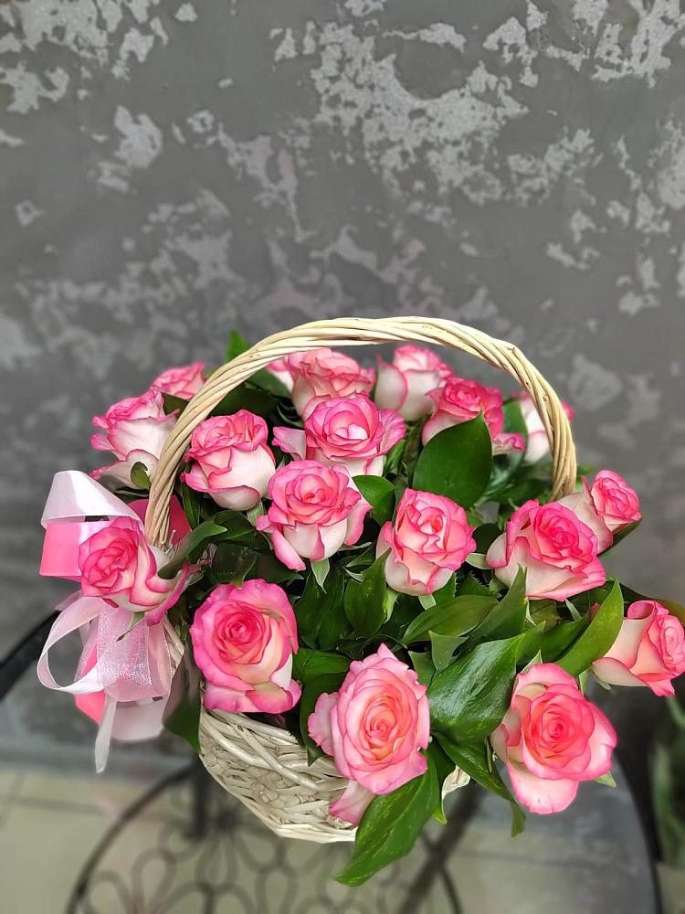 Цветочная композиция из Розы в корзине в Вадинске