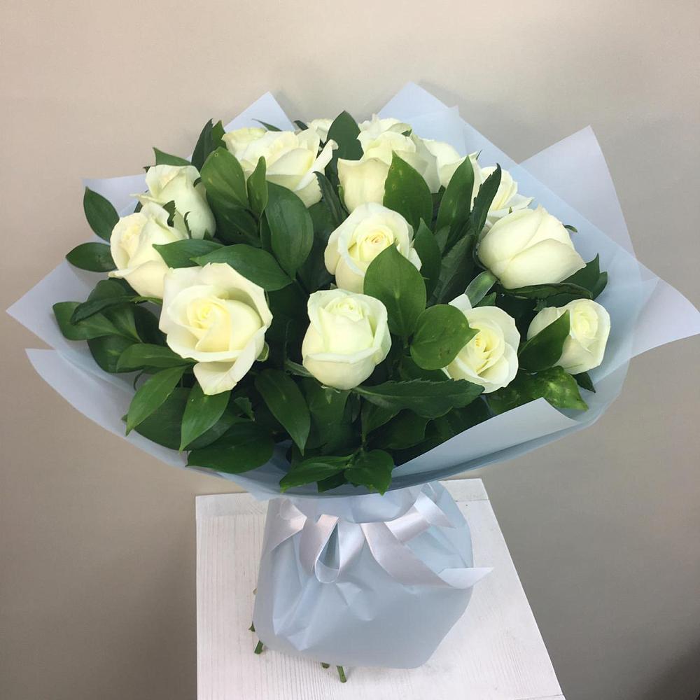 Букет 15 Белых роз Проуд в Вадинске