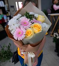 Букет цветов из:  Герберы, Розы и Хризантемы в Вадинске