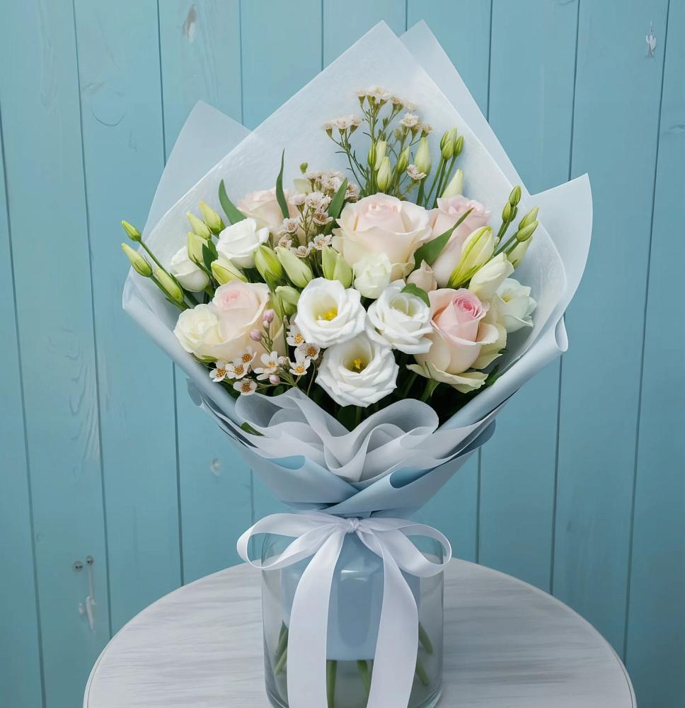 Букет цветов из: Розы и Лизиантусы в Вадинске