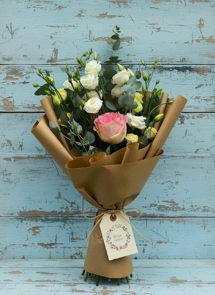 Букет цветов из: Розы и Лизиантусы в Вадинске