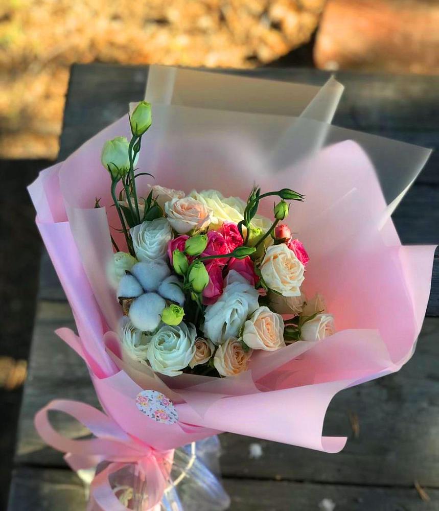 Букет цветов из: Розы и Лизиантусы в Вадинске