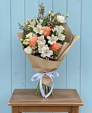 Букет цветов из:  Альстромерии, Лизиантусы, Розы и Хризантемы #REPLACE_PRED# Вадинске