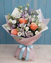 Букет цветов из:  Лизиантусы, Розы, Альстромерии и Гипсофила в Вадинске