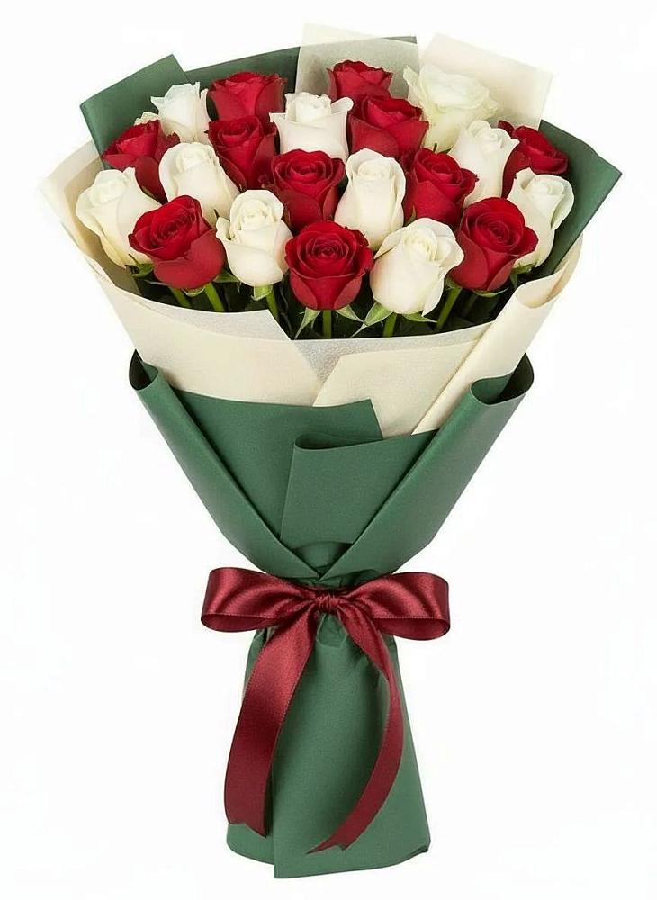 Букет Микс из красных и белых роз в Вадинске