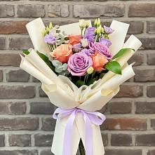 Букет цветов из:  Лизиантусы и Розы в Вадинске