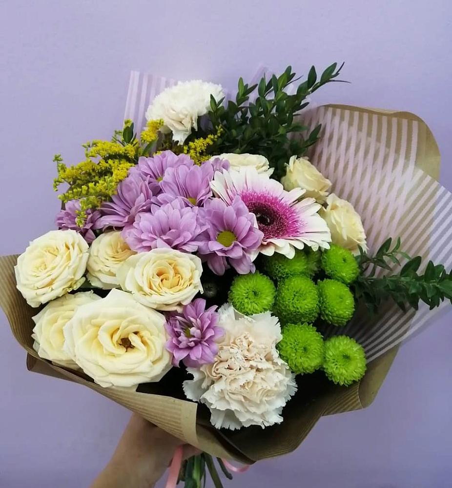 Букет цветов из: Хризантемы, Розы, Гвоздики и Герберы в Вадинске