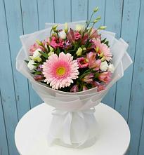 Букет цветов из:  Герберы, Альстромерии и Лизиантусы #REPLACE_PRED# Вадинске