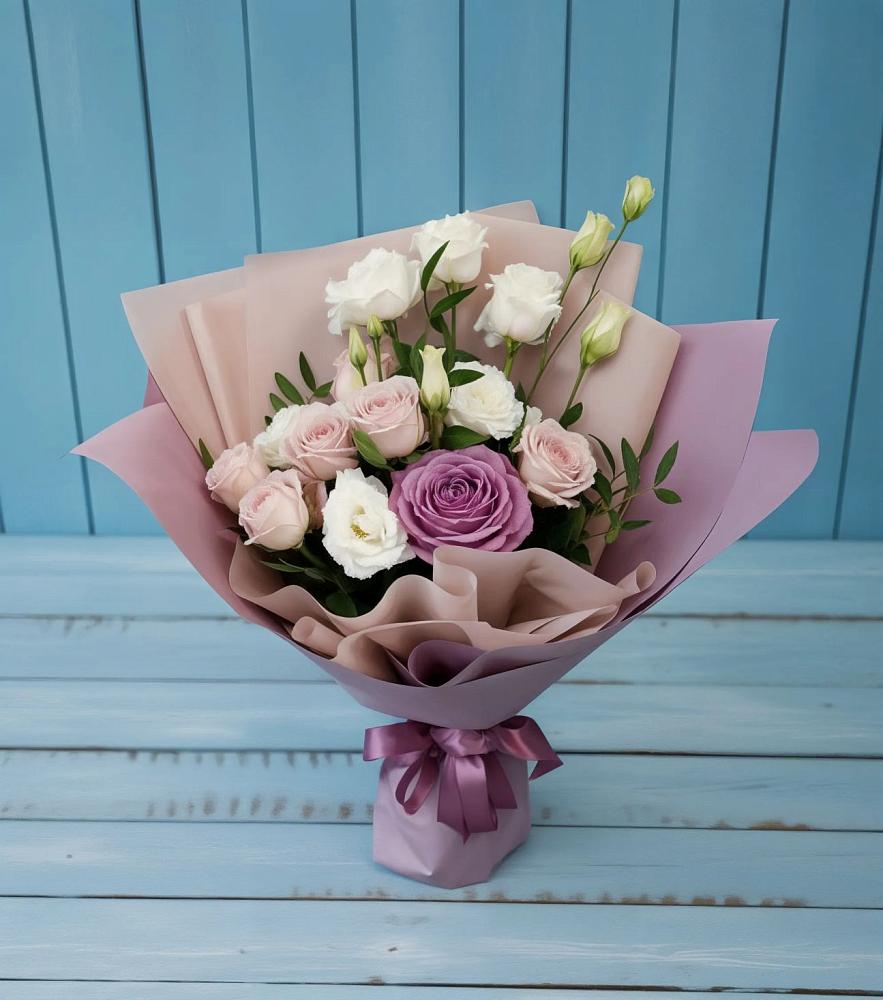 Букет цветов из: Розы и Лизиантусы в Вадинске